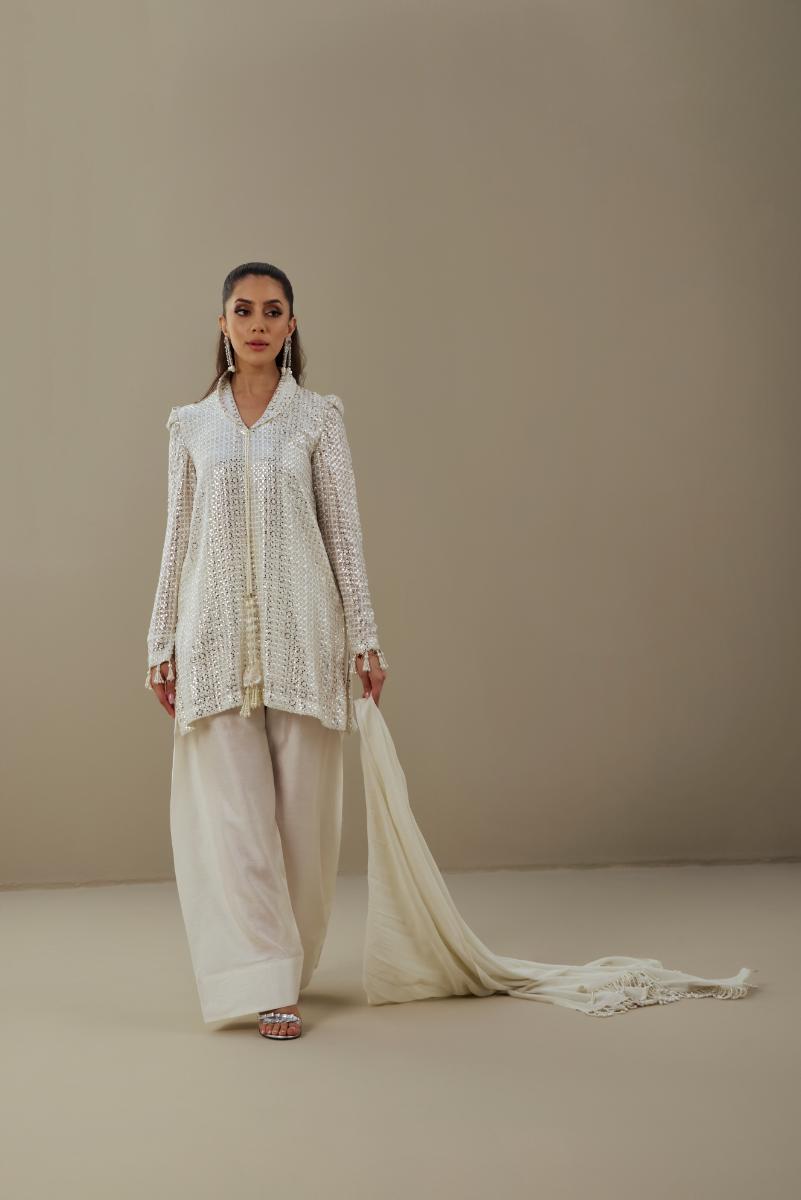 AR-0001020 | Anum Rajwani