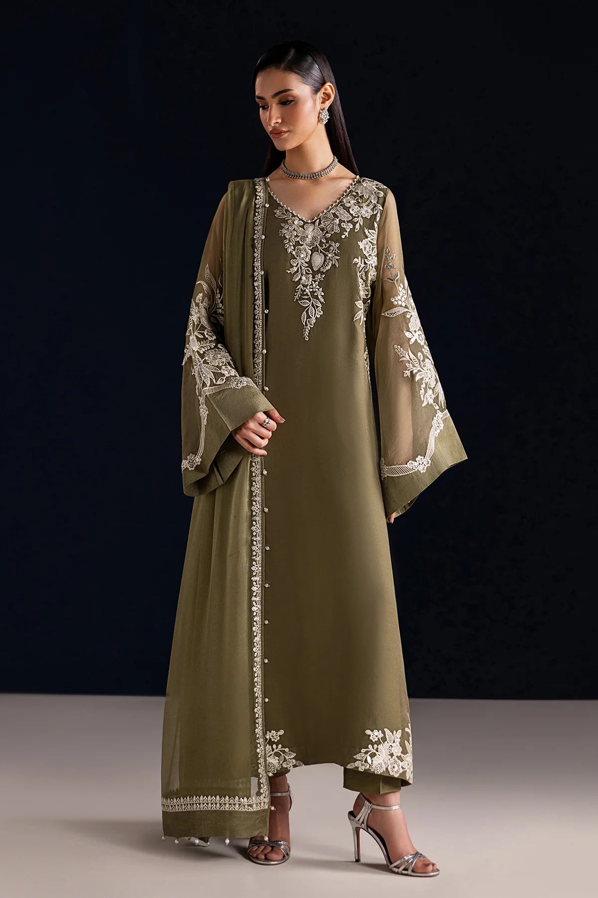 EFPR1323 | New In | Baroque