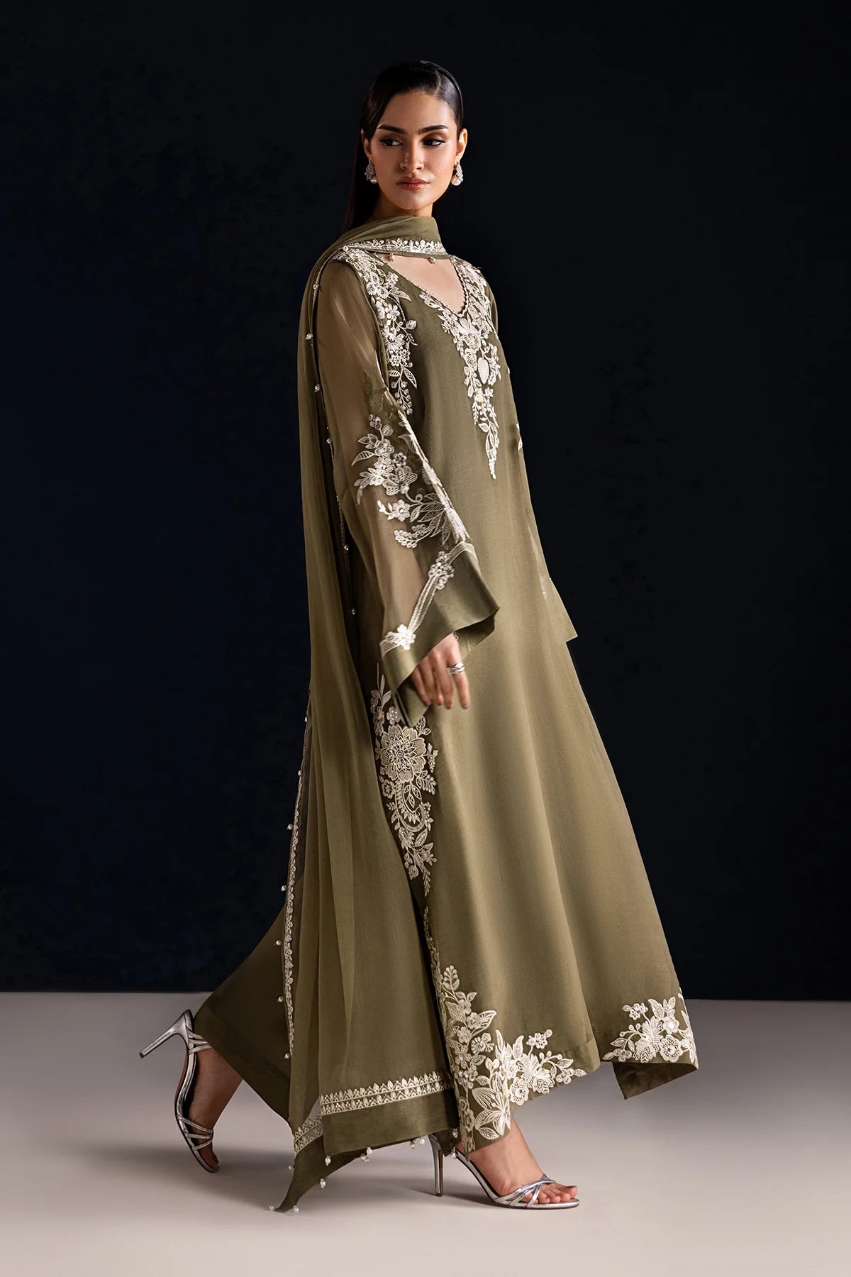 EFPR1323 | New In | Baroque