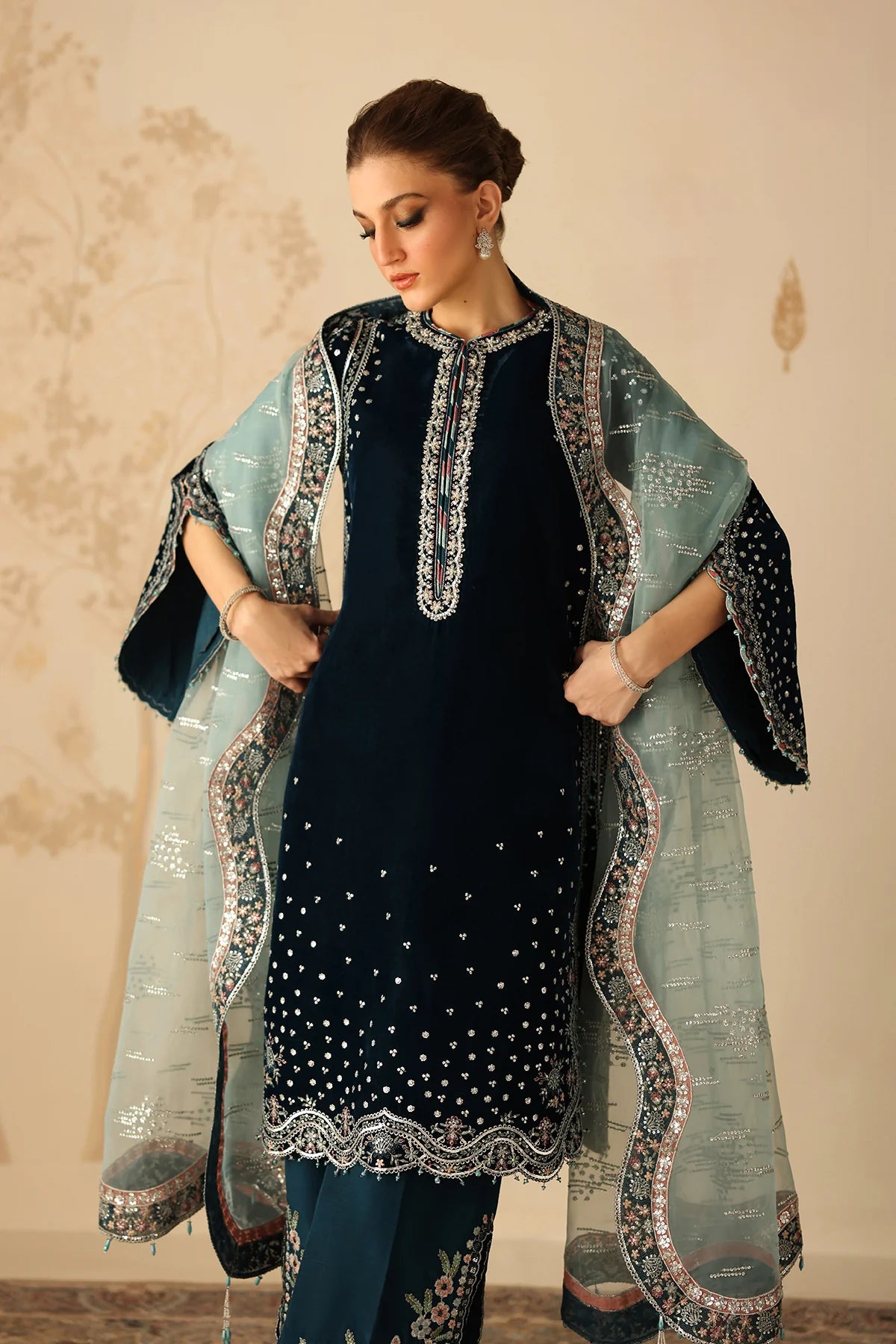 EMBROIDERED VELVET SF-4310 | Baroque