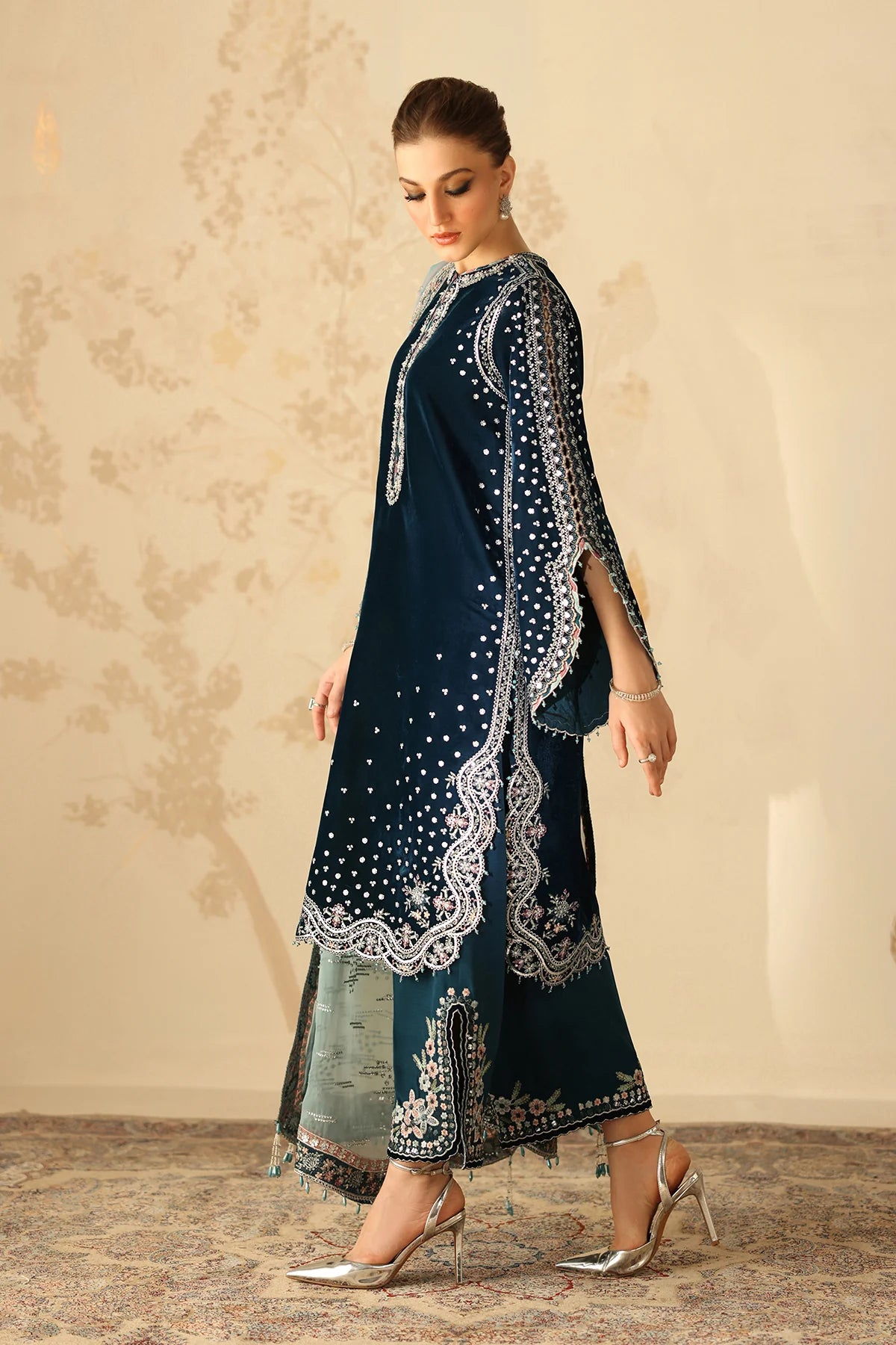 EMBROIDERED VELVET SF-4310 | Baroque