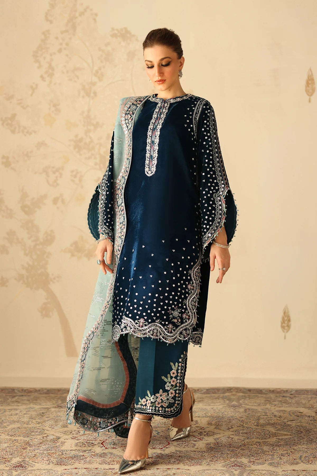 EMBROIDERED VELVET SF-4310 | Baroque