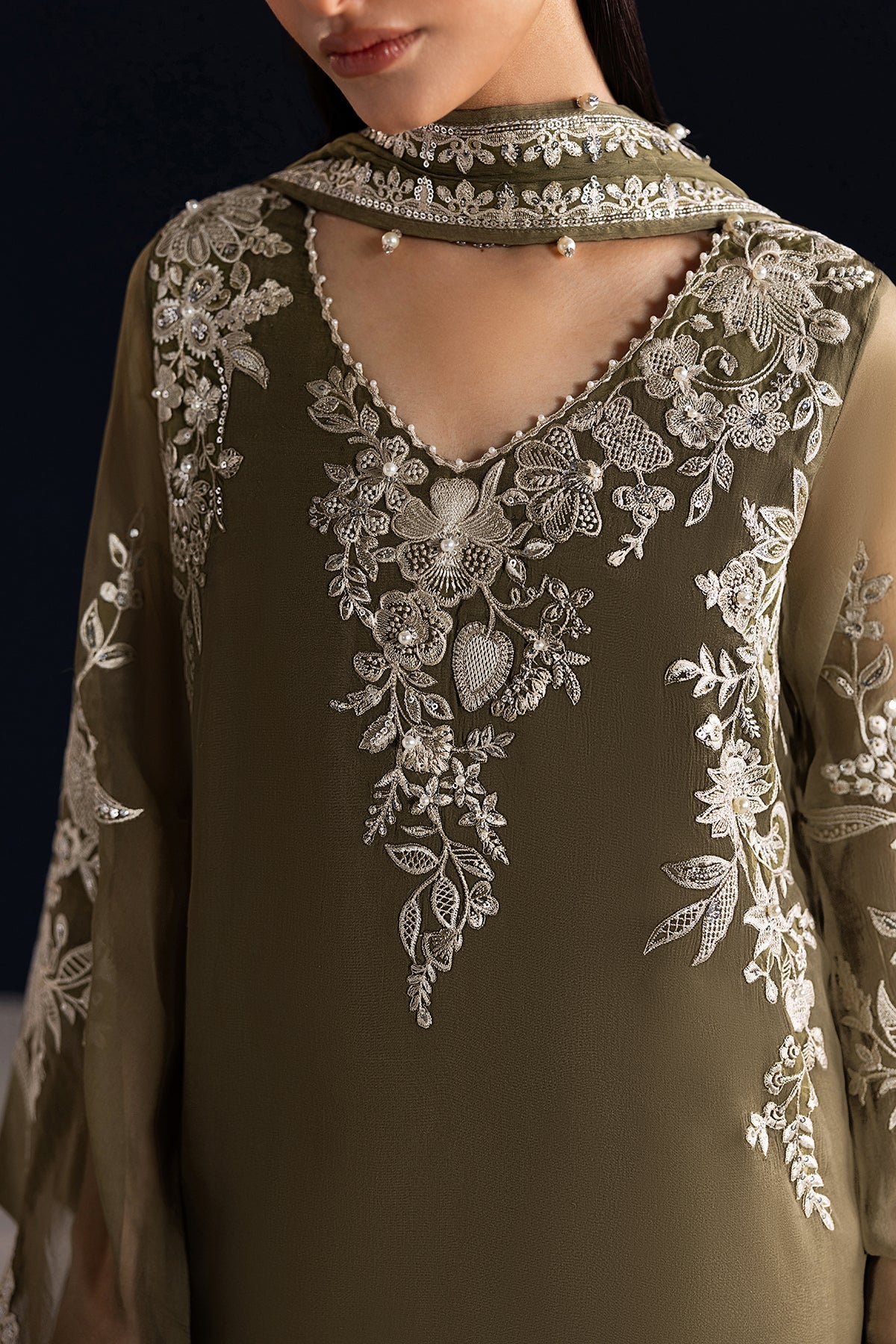 EFPR1323 | New In | Baroque