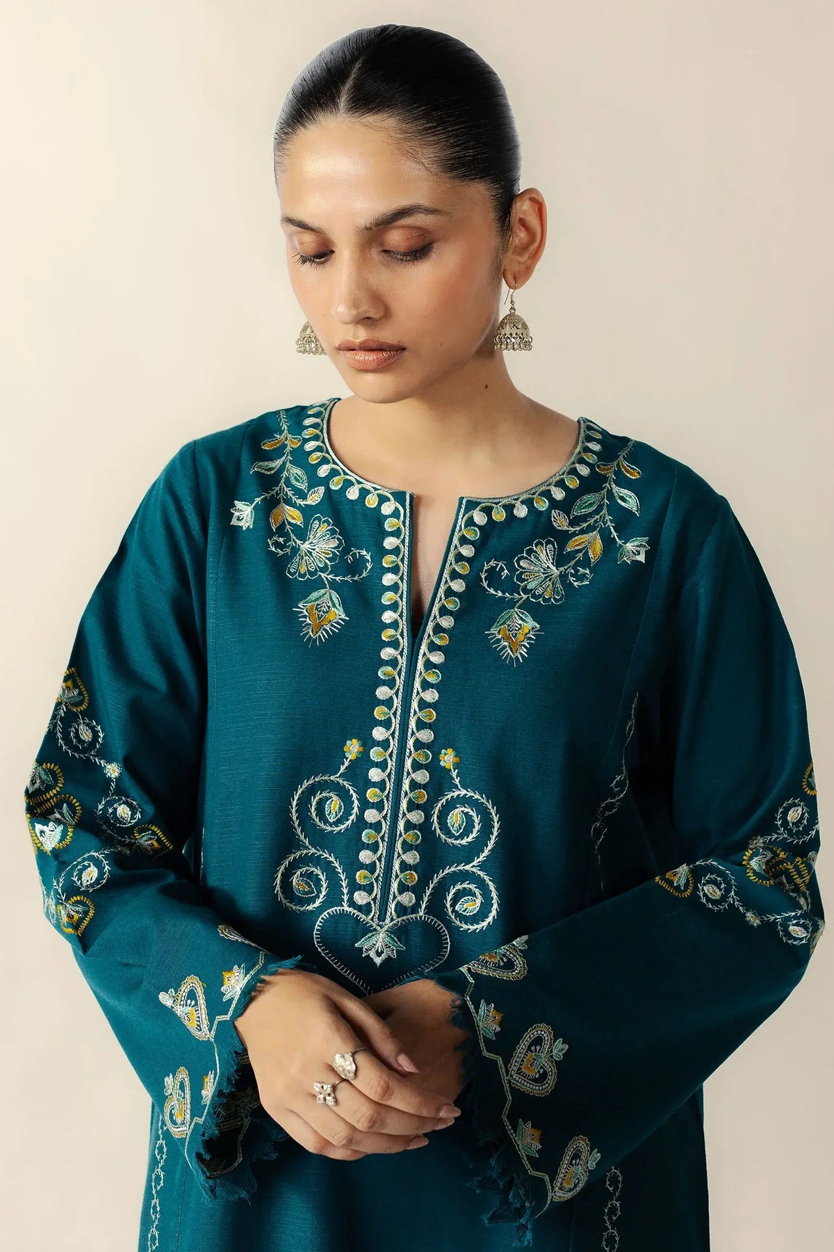 CYANNE | Zara Shahjahan