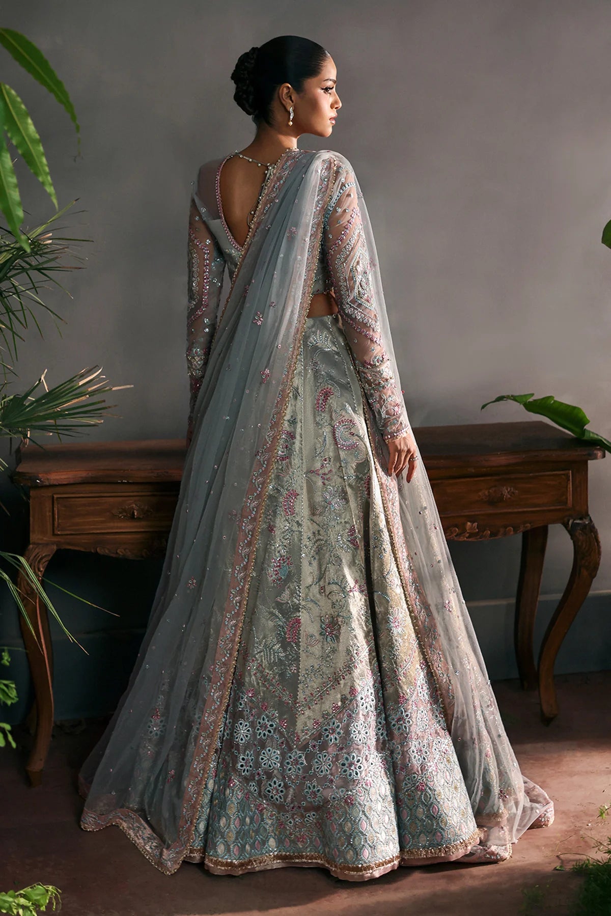 ELANORA | LA FUCHSIA '25 | AFROZEH