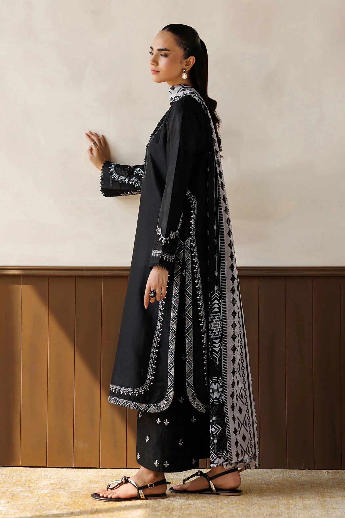 ESPR1366 | New In | Baroque
