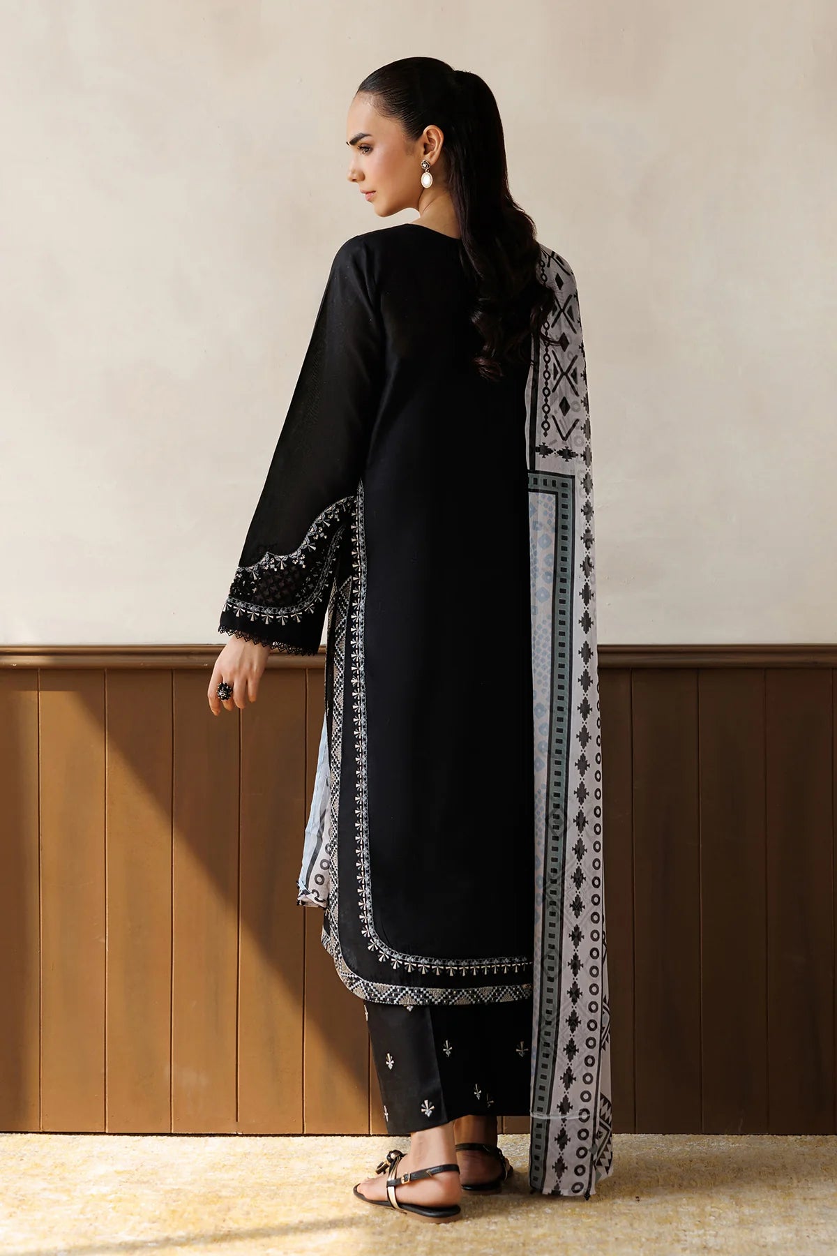 ESPR1366 | New In | Baroque