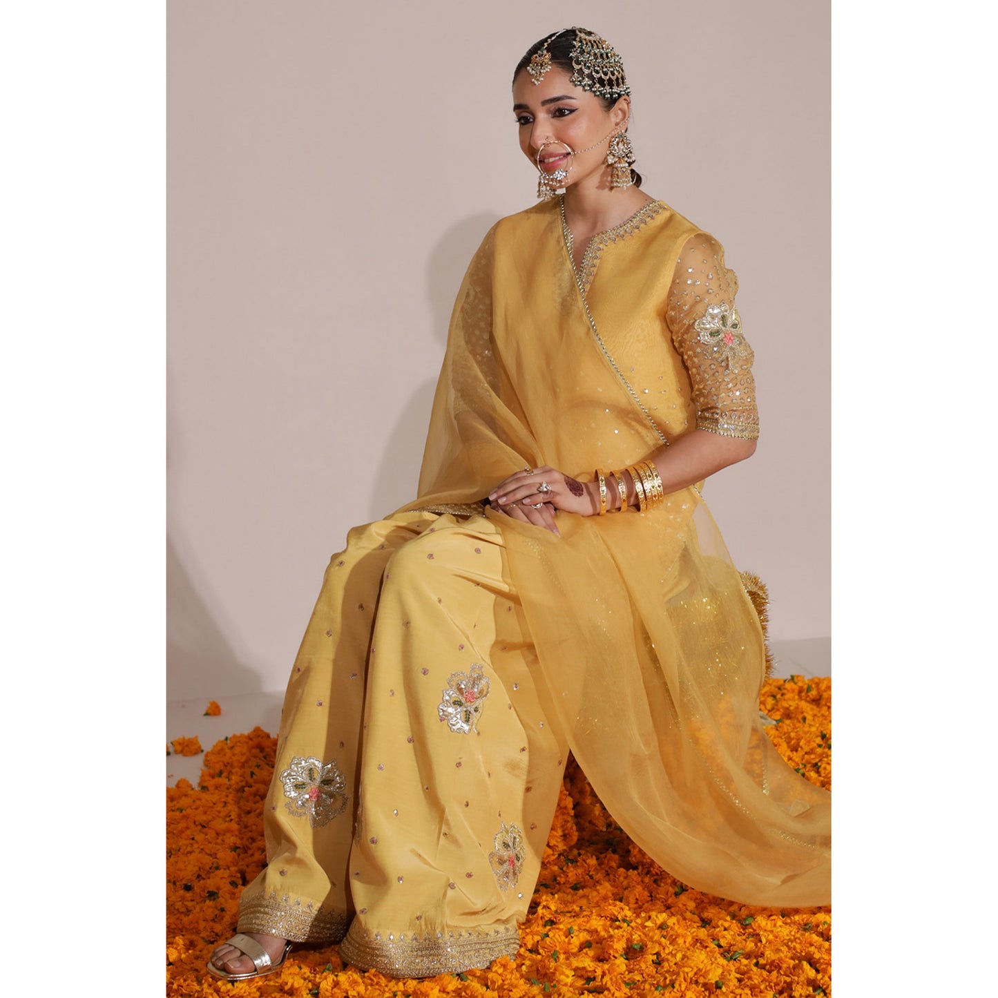 PALE YELLOW OUTFIT | DYOT