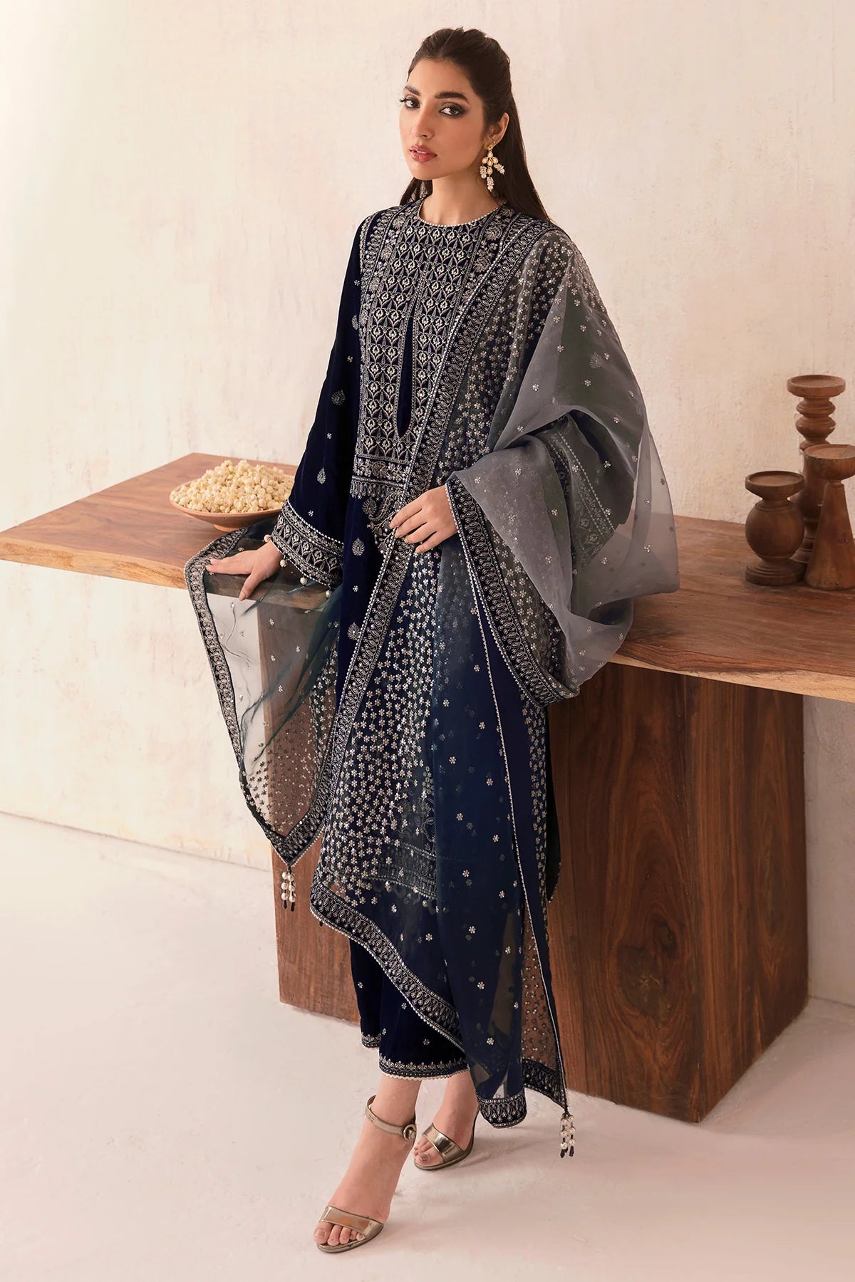 JZ-VF-D2003-0 | EMBROIDERED VELVET FORMAL | Jazmin