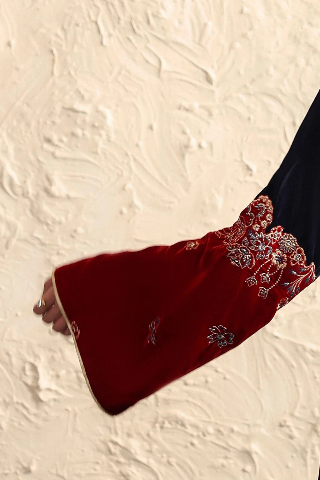 KV-72 | VELVET MUSES '25 | VANYA