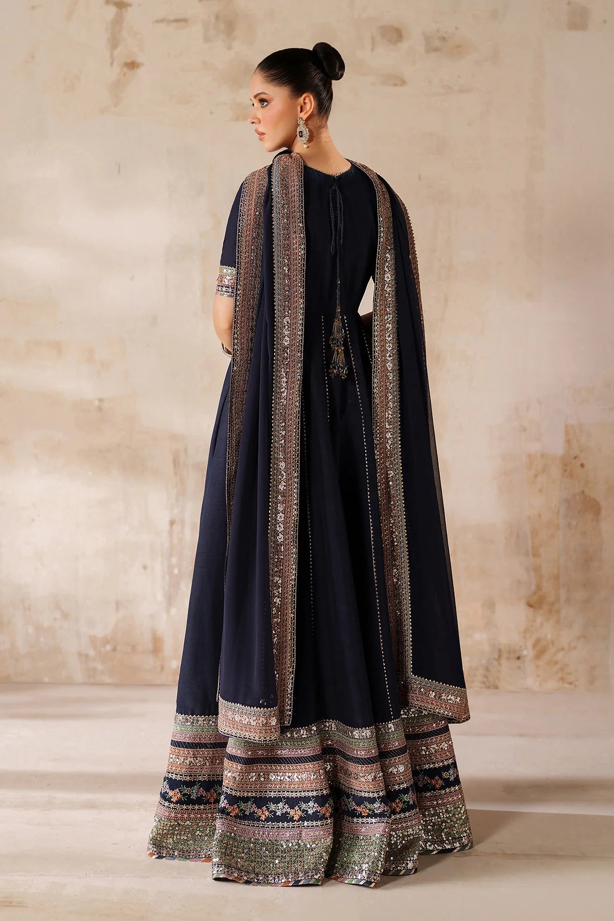 EFPR1209 | New In | Baroque