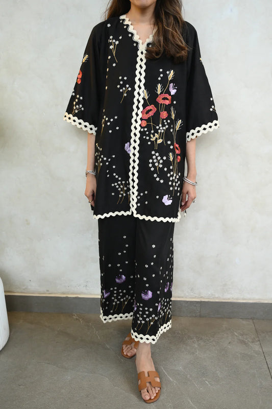 Noir Petals | LA PRET