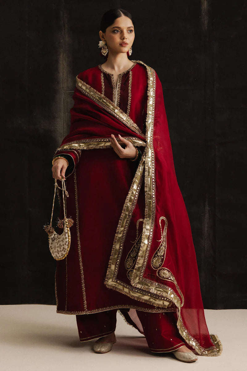 RANIYA | STUDIO PORTRAITS | Zara Shahjahan