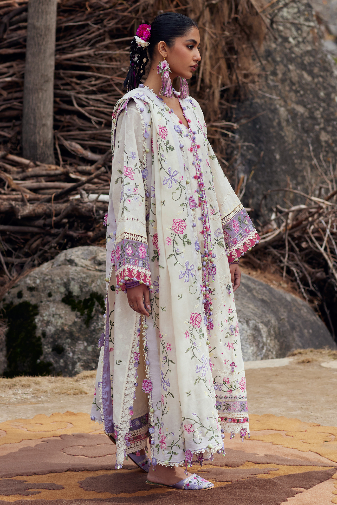 HUĀ YÙN 花韵 (ZL26-03 A) | Zaha Festive Lawn’26