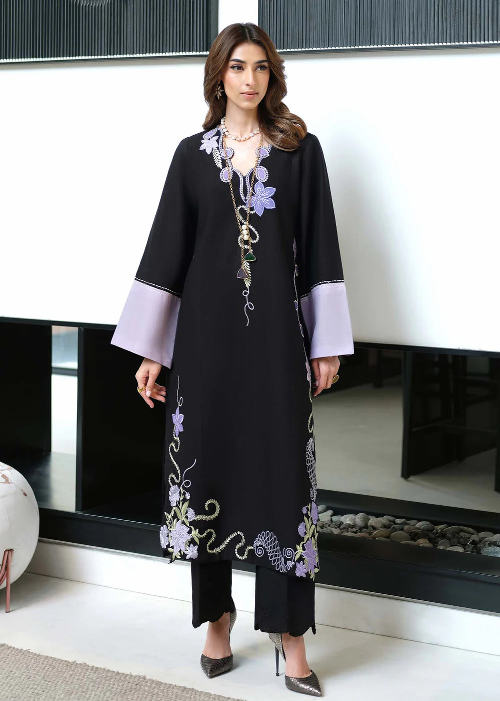 Luna | Basic Pret'26 | Saira Shakira