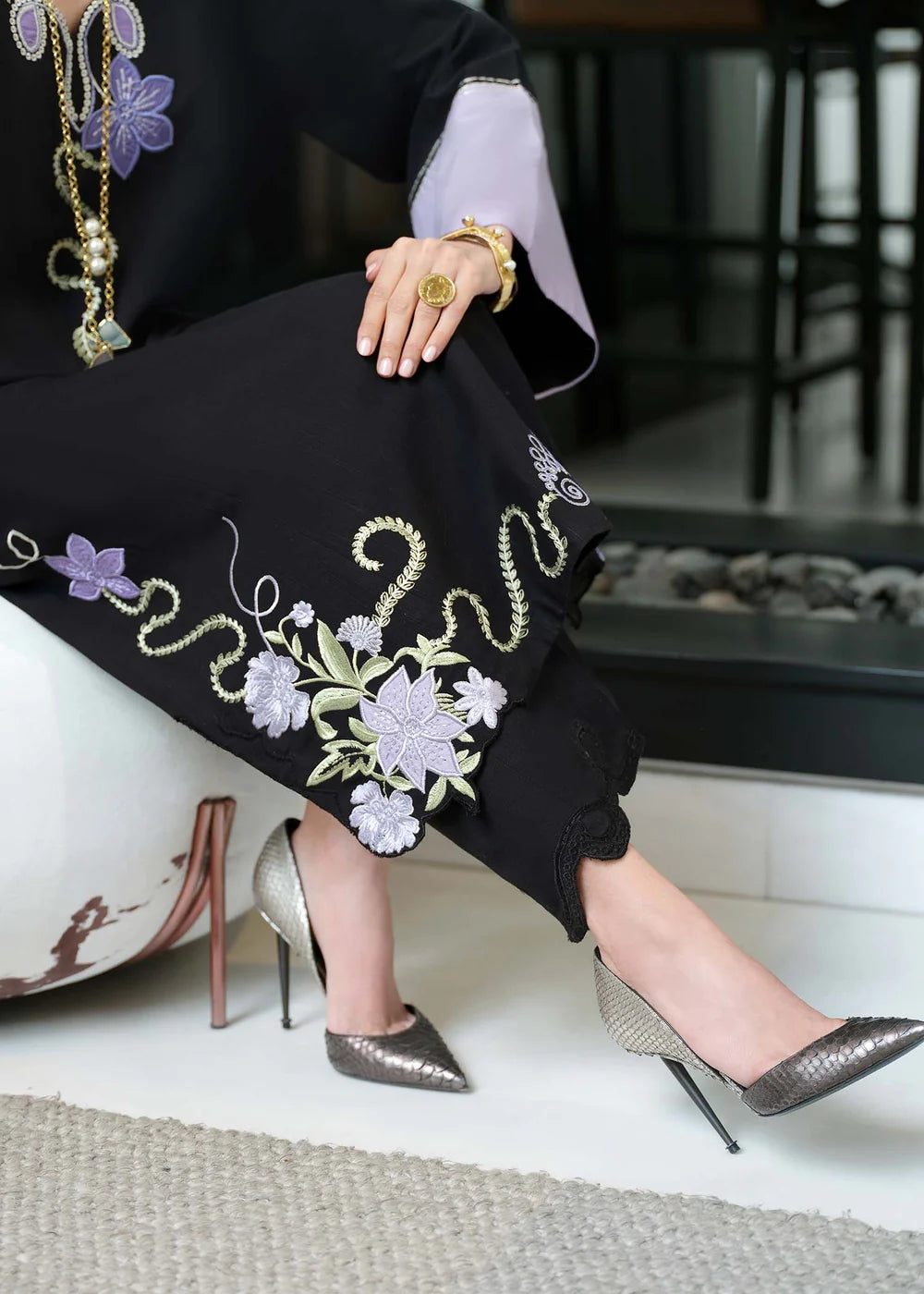 Luna | Basic Pret'26 | Saira Shakira