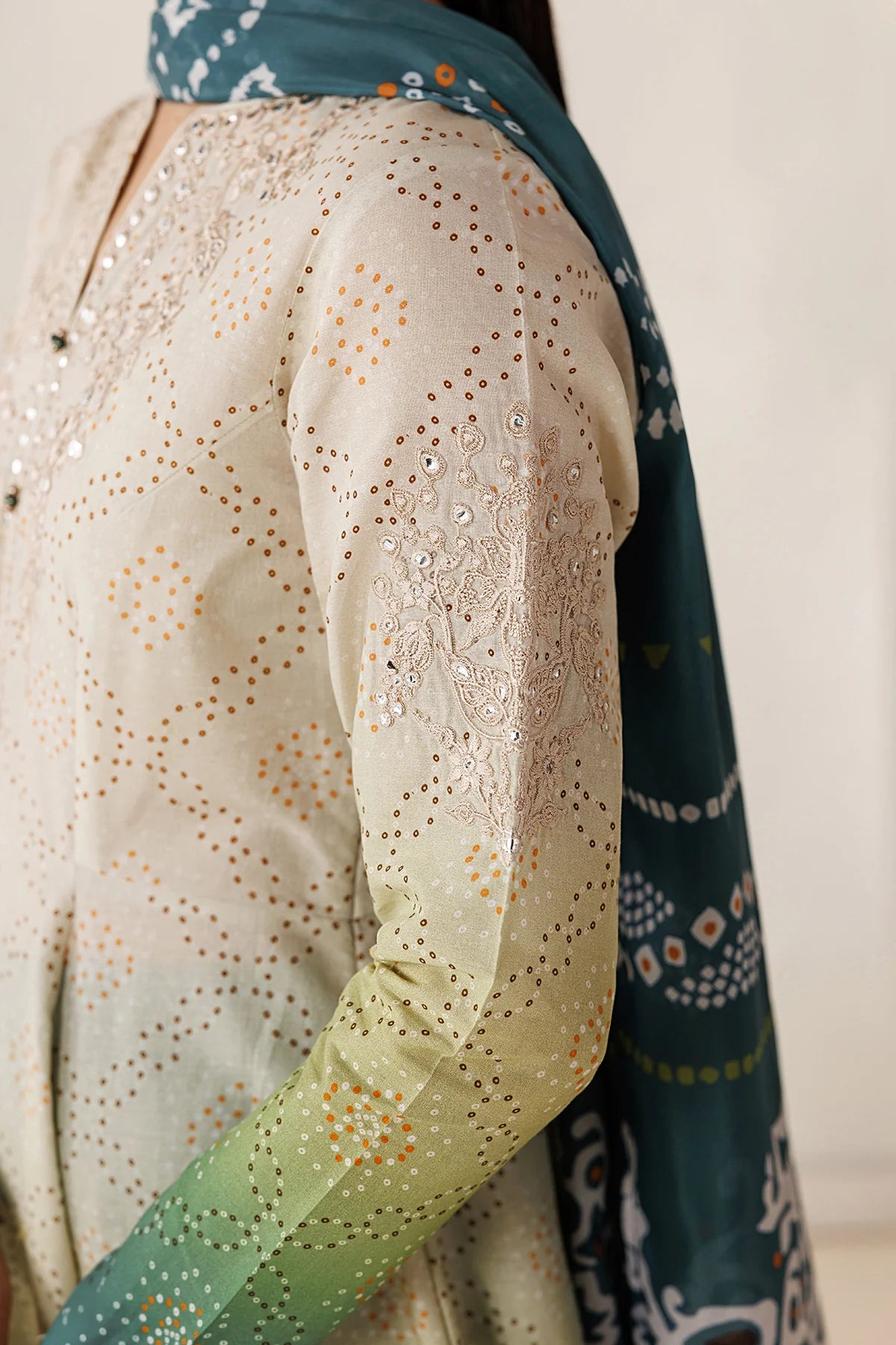 ESPR1345 | New In | Baroque