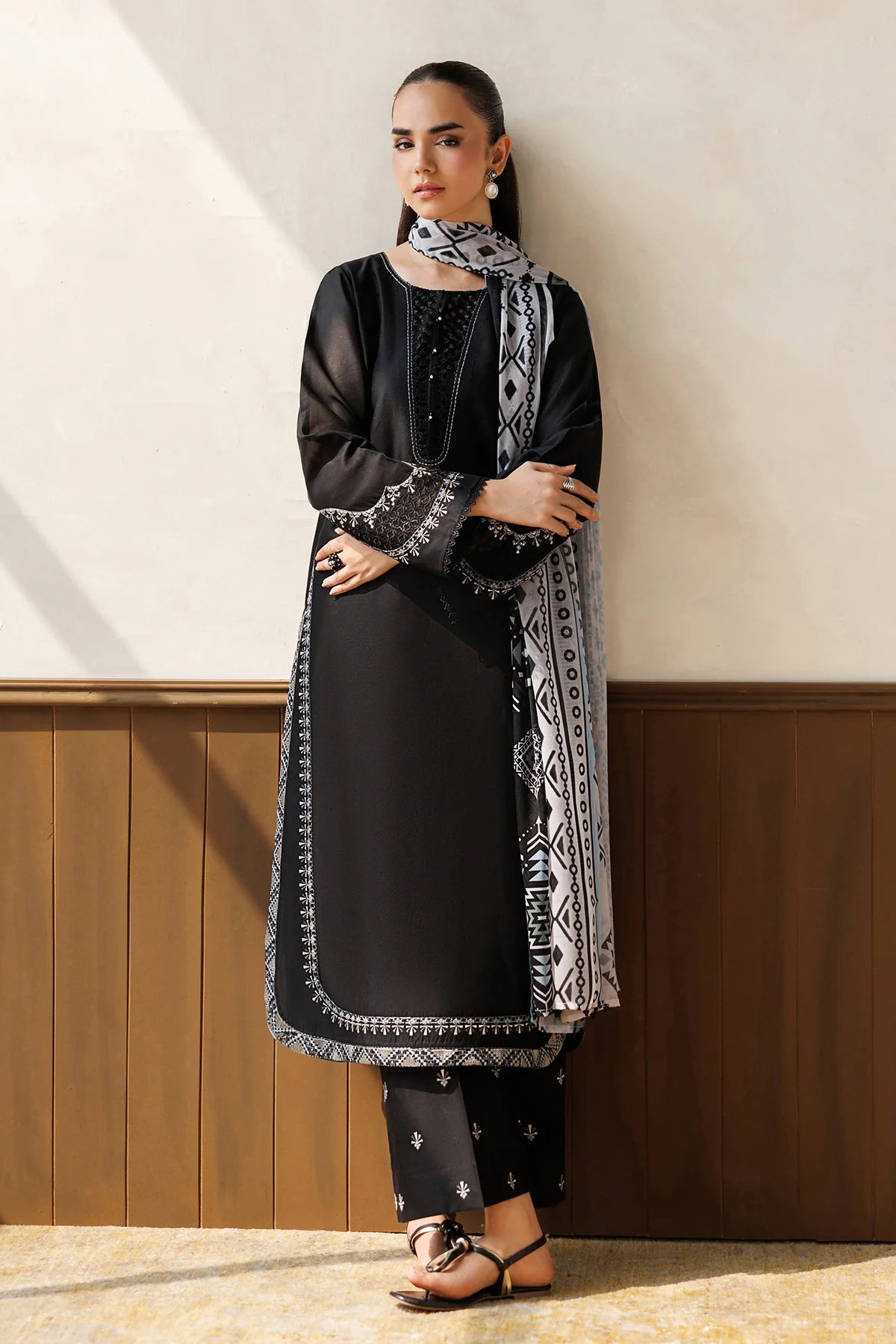 ESPR1366 | New In | Baroque
