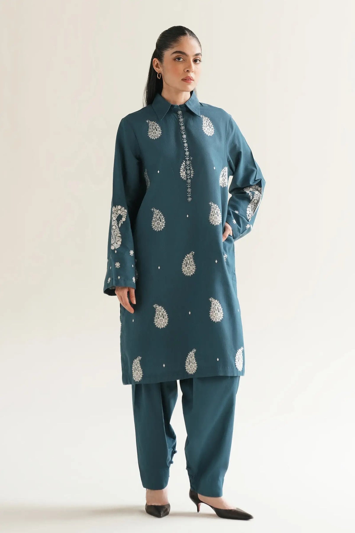 ZR25B0921 | BASICS A/W 2025 | Love Coco By Zarashahjahan Pret 2025
