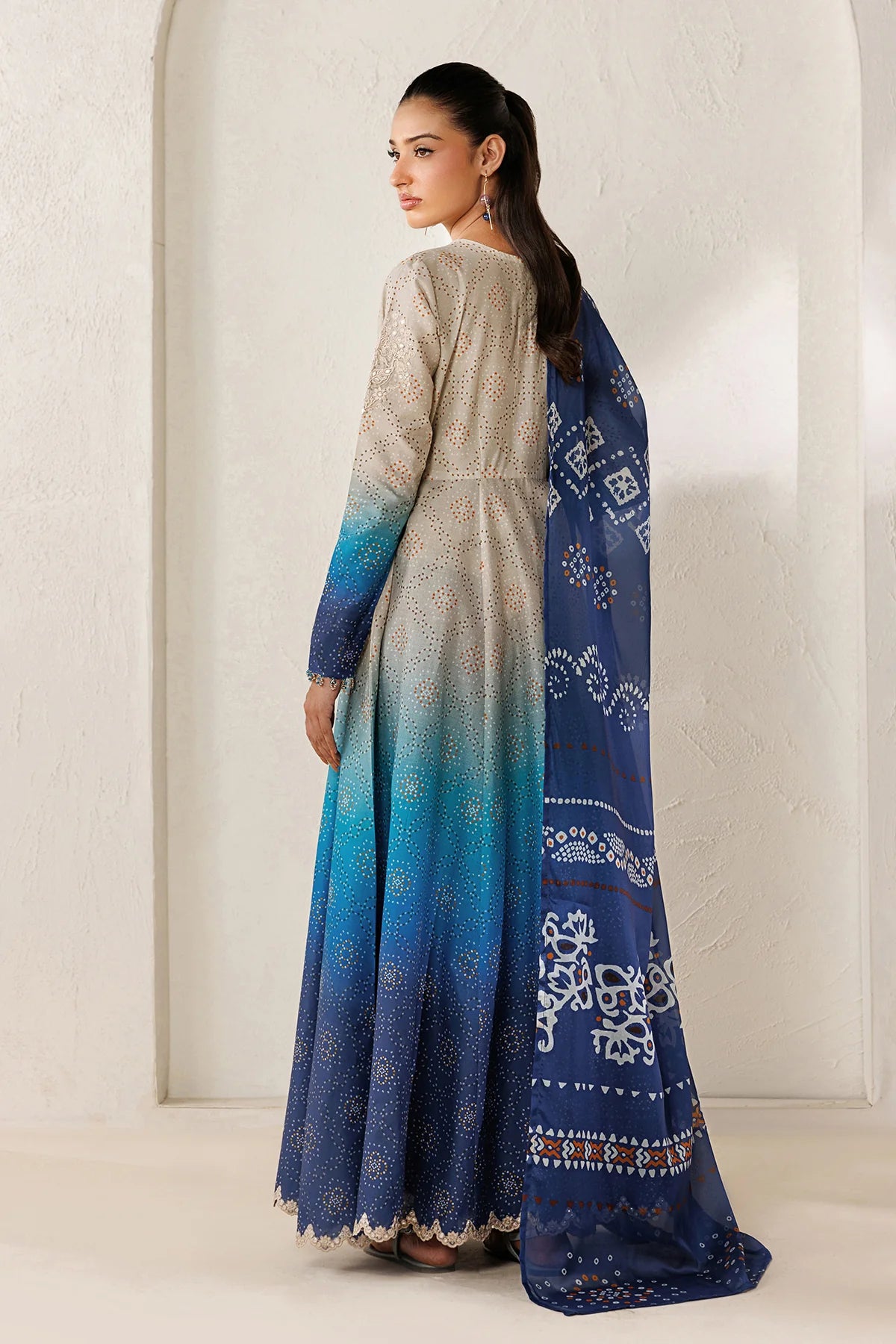 ESPR1344 | New In | Baroque
