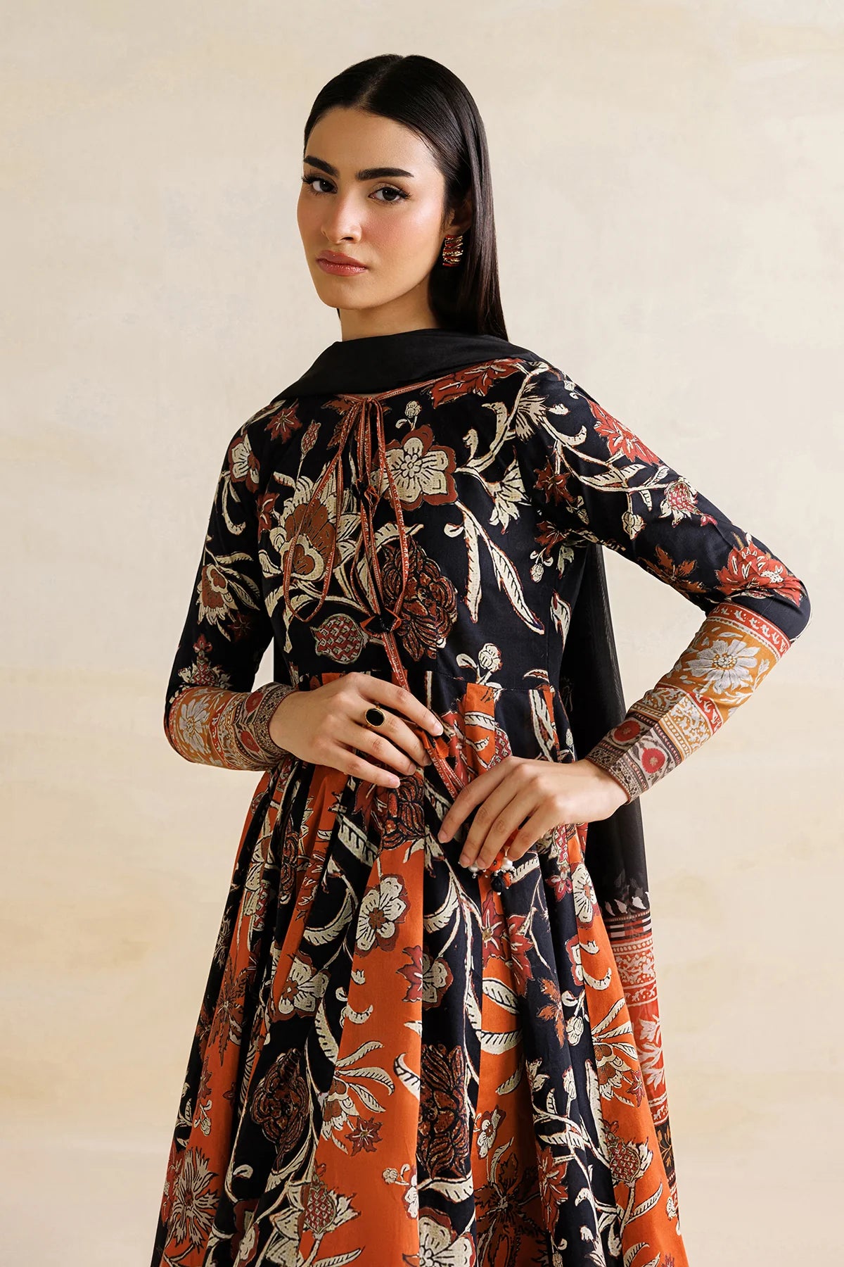 ESPR1332 | New In | Baroque