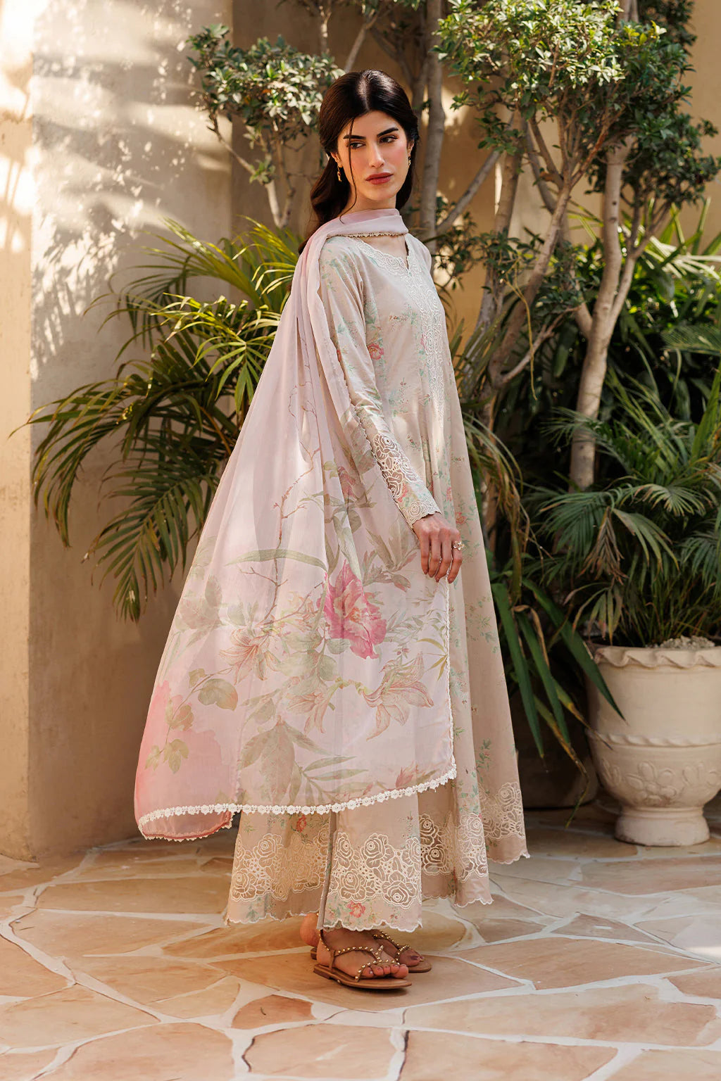 UE-673 Printed Lawn | Iznik