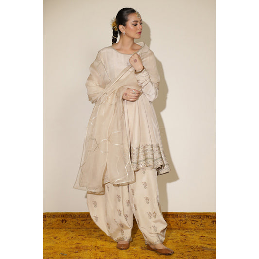 IVORY OUTFIT  | DYOT