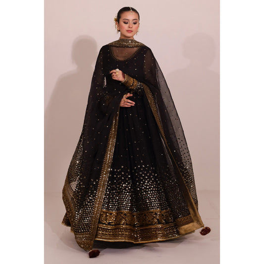 BLACK OUTFIT  | DYOT