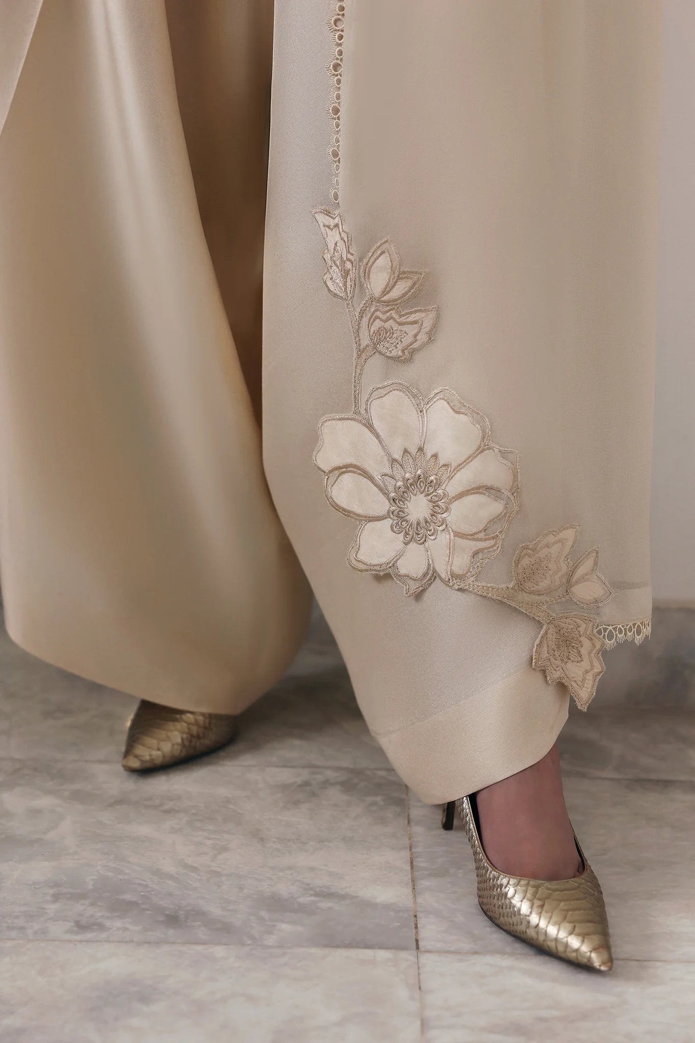 ZEYA (EV-21482) | NOURA | ELAN