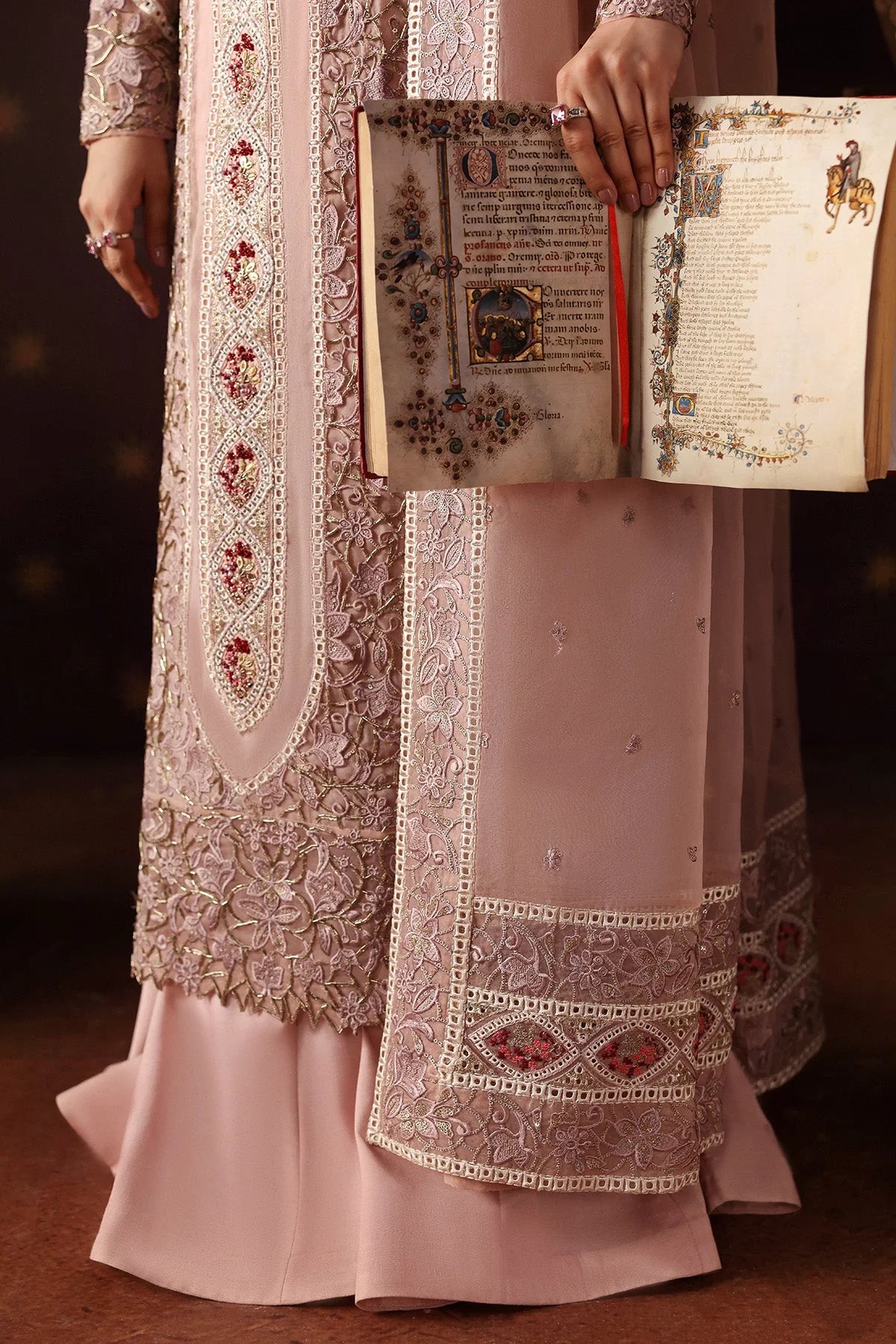 Hermit | La Fuchsia'26 | AFROZEH