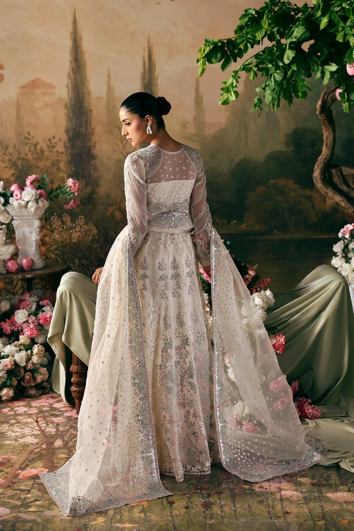 Queen | La Fuchsia'26 | AFROZEH