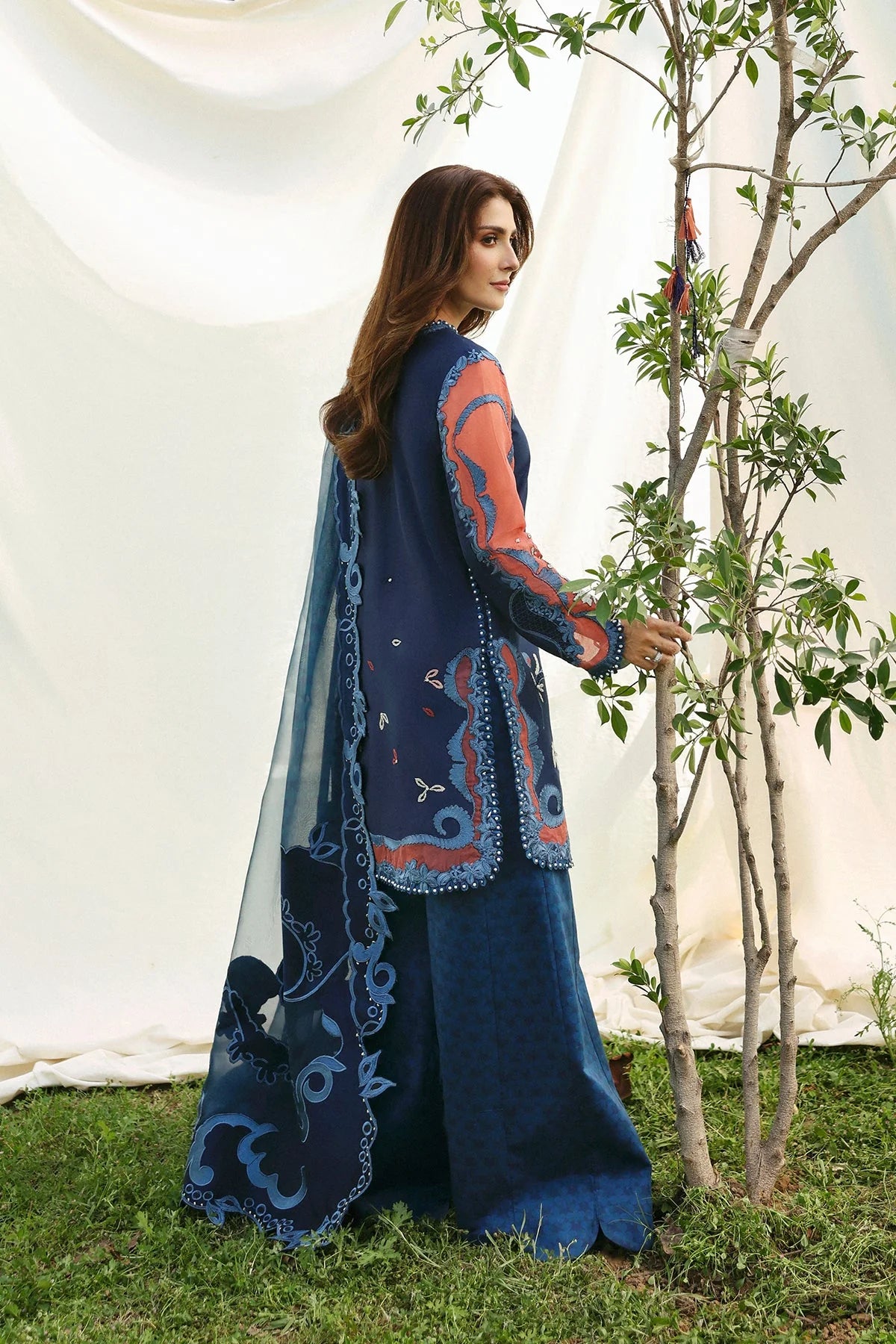 AVAIA | A LAWN '26 | AFROZEH