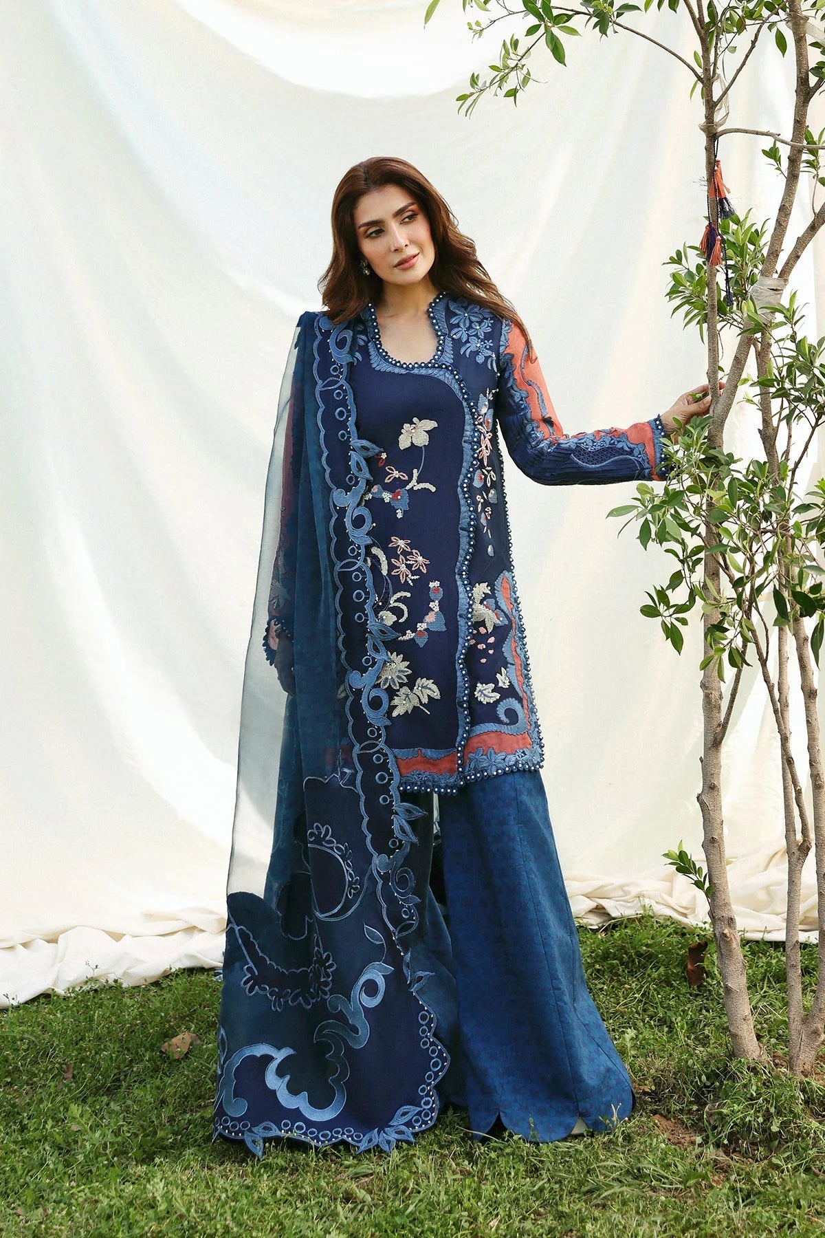 AVAIA | A LAWN '26 | AFROZEH