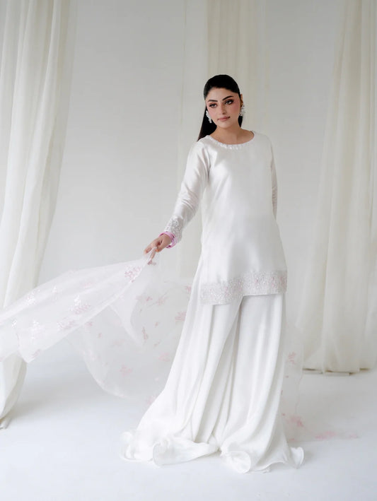 Eira | Ru Studio