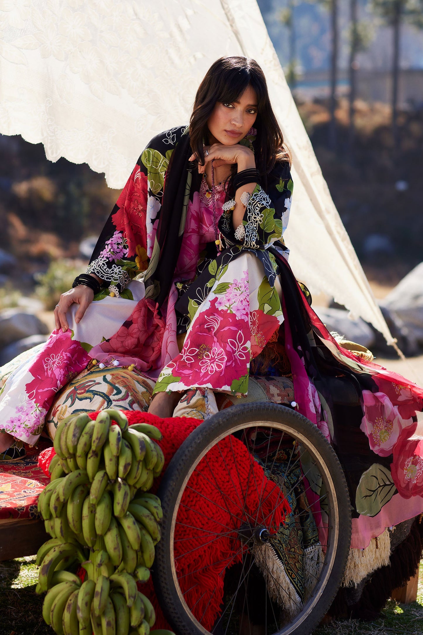 YÀN HUĀ 艳花 (ZL26-13 A) | Zaha Festive Lawn’26