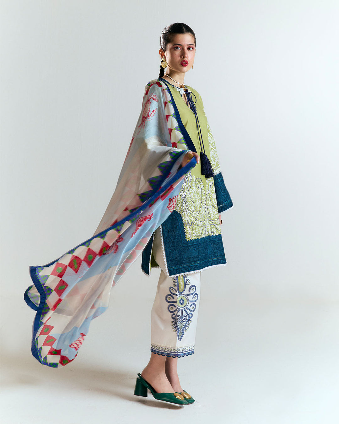 Bia | Jugnu Lahore Unstitched’25