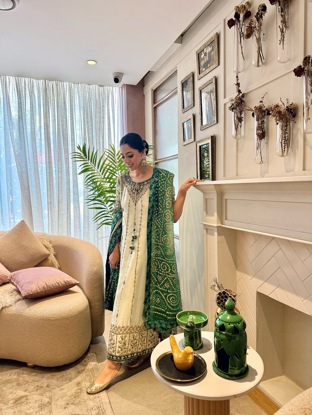 Mint Kalidar | Samra Hayat