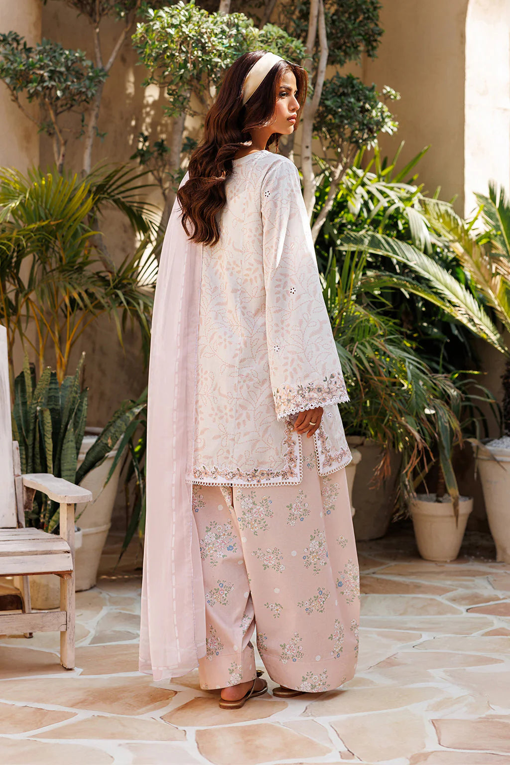 UE-670 Printed Lawn | Iznik