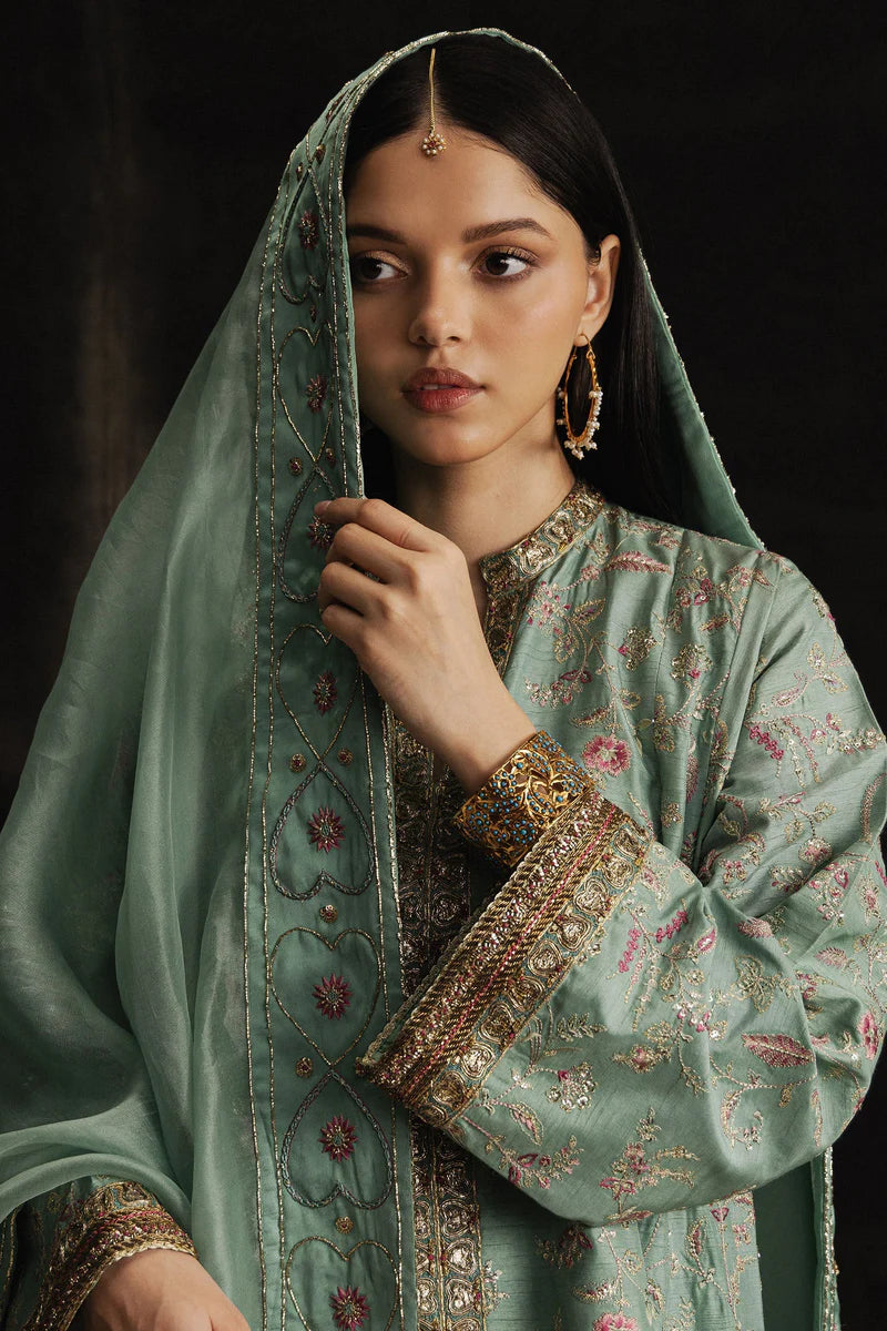 ANAYA | STUDIO PORTRAITS | Zara Shahjahan