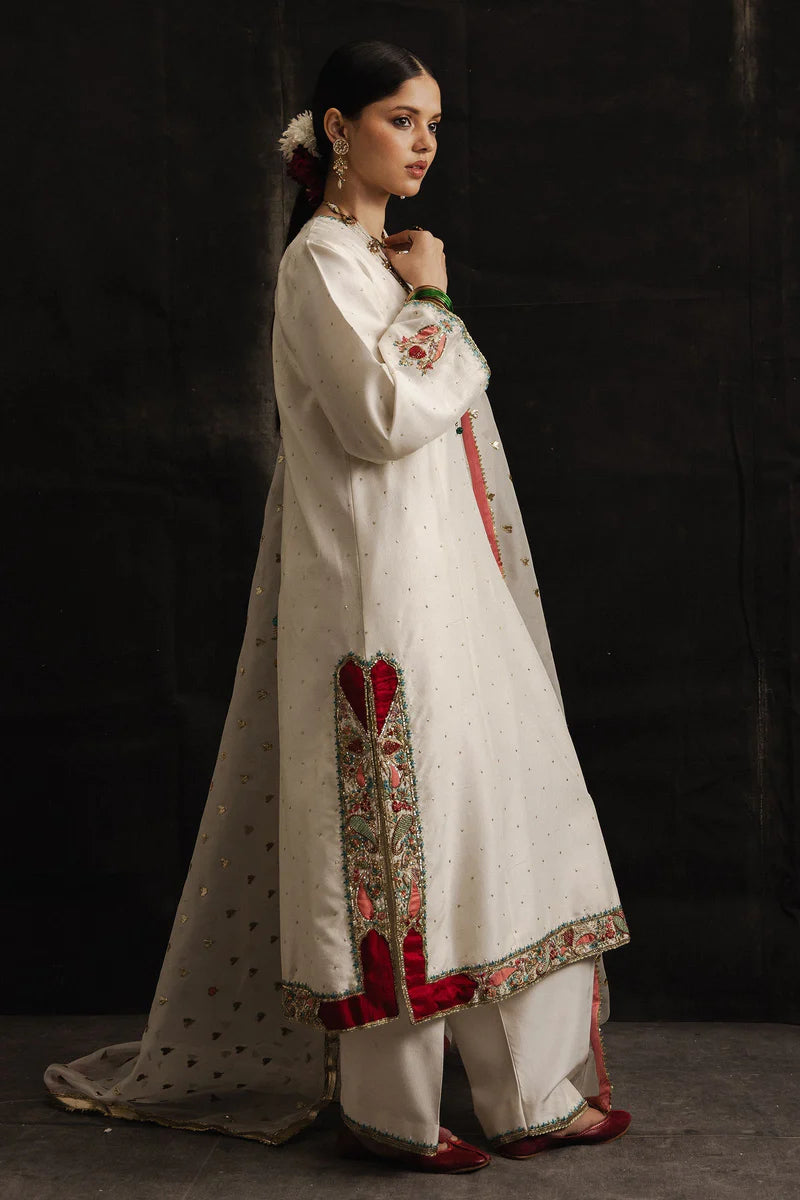 PEEPAL | STUDIO PORTRAITS | Zara Shahjahan