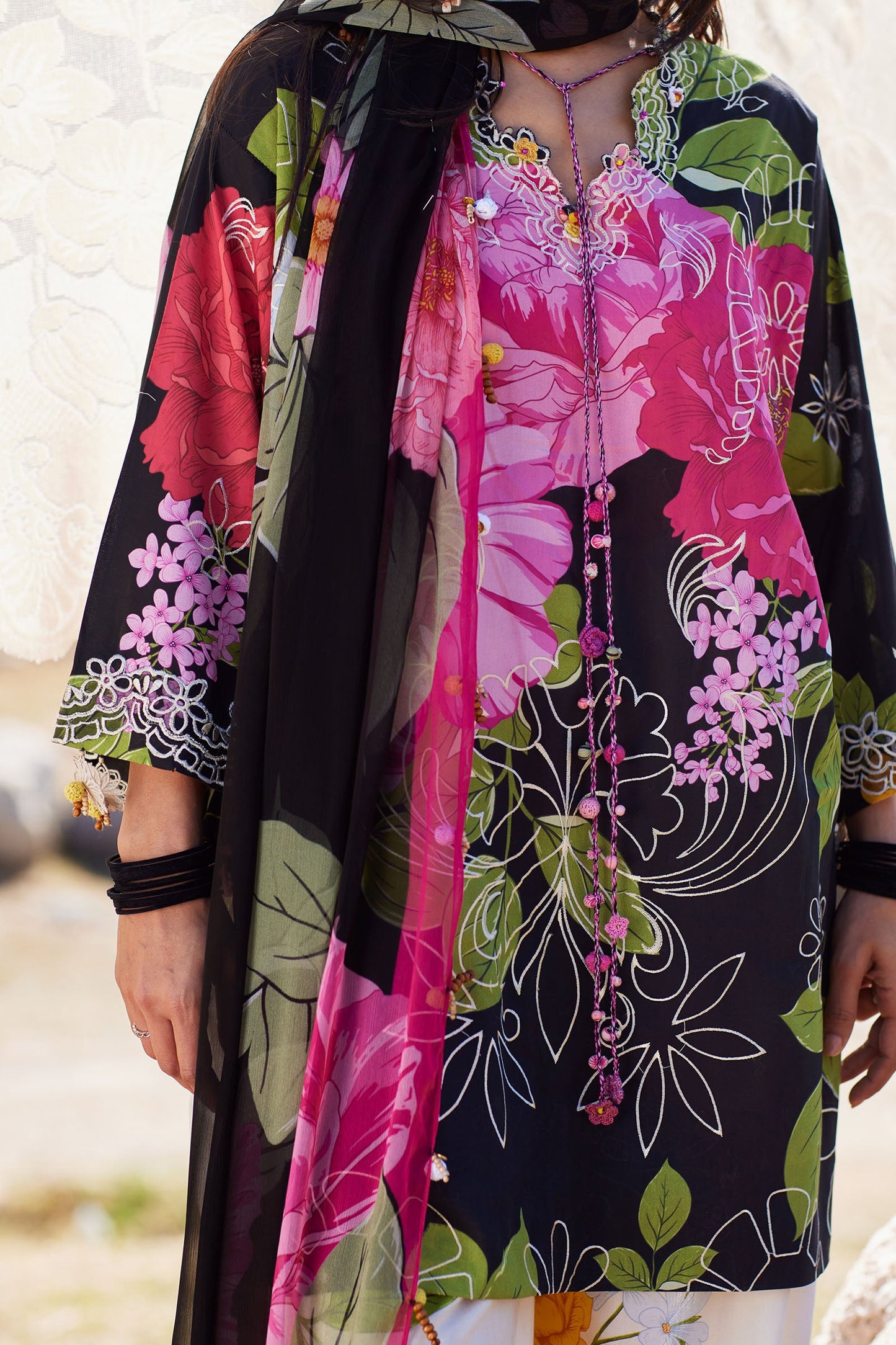 YÀN HUĀ 艳花 (ZL26-13 A) | Zaha Festive Lawn’26