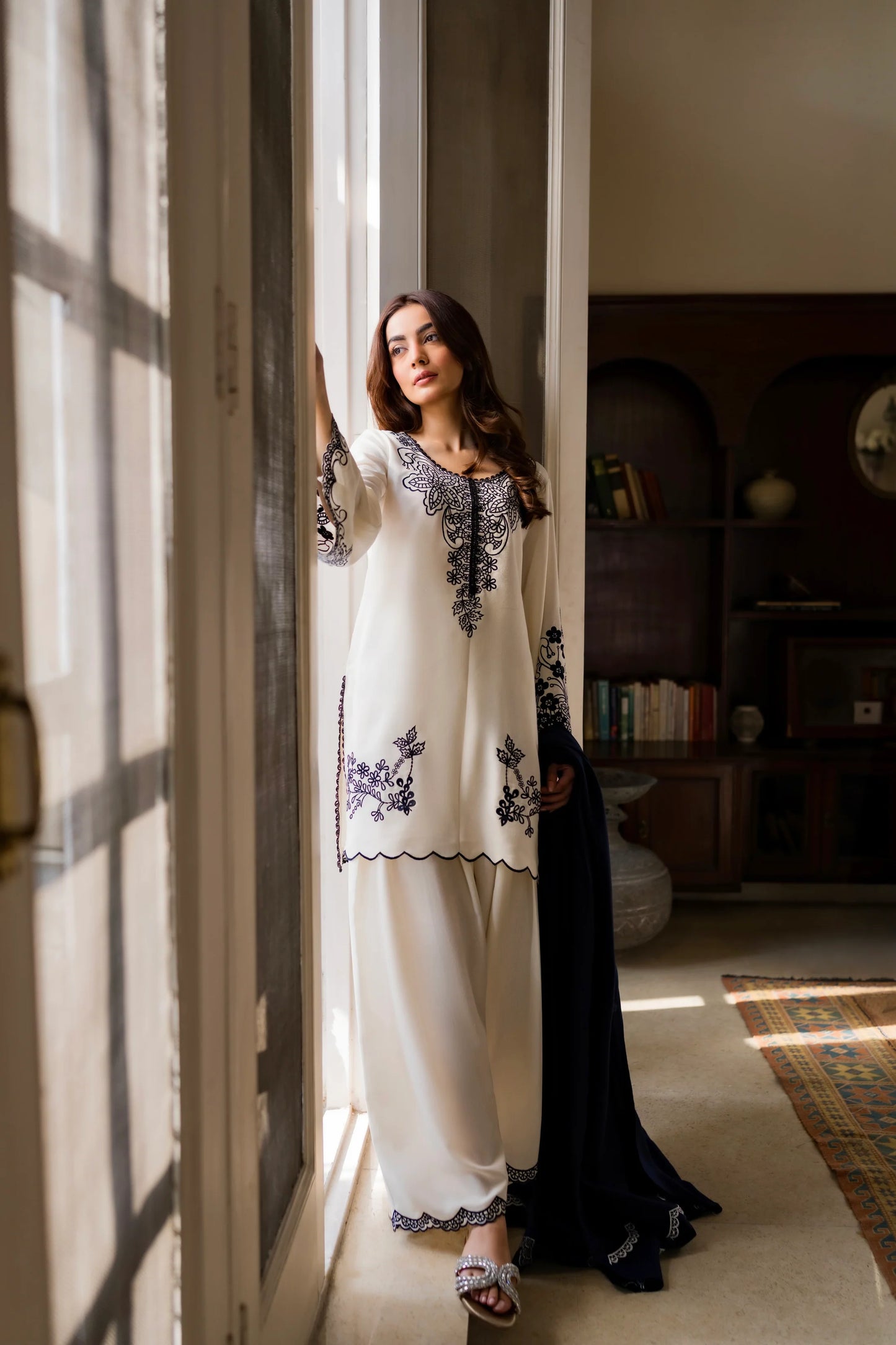 Lira | Shanzay Anooshay