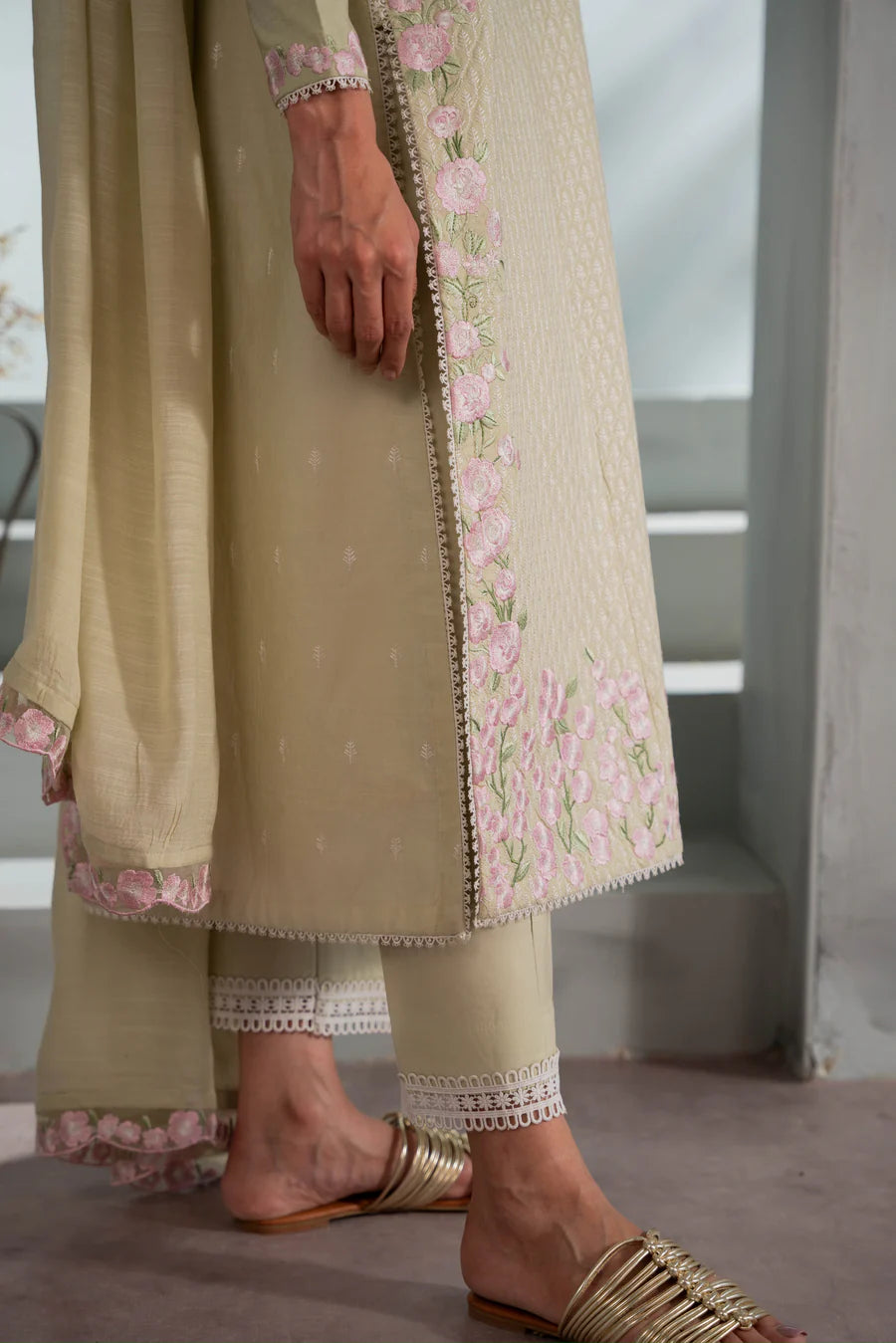 PISTACHIO EMBROIDERED| ZAIB