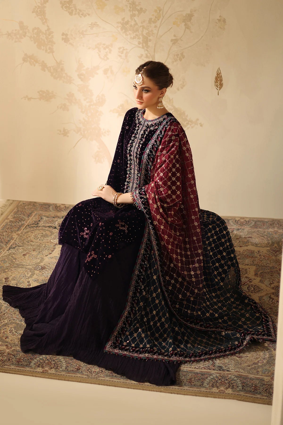 EMBROIDERED VELVET SF-4319 | Baroque