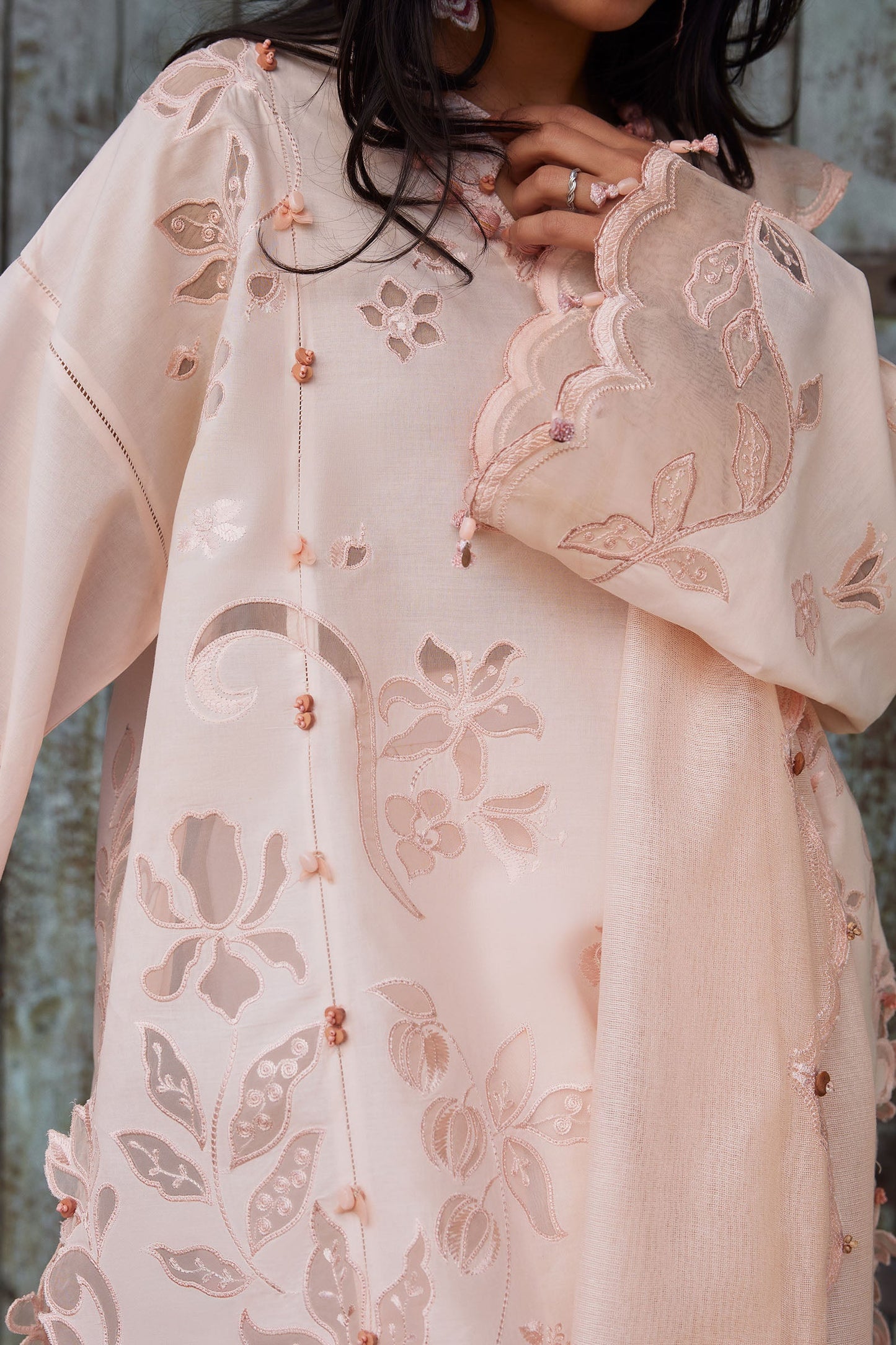 TÁO RÓU 桃柔 (ZL26-14 A) | Zaha Festive Lawn’26