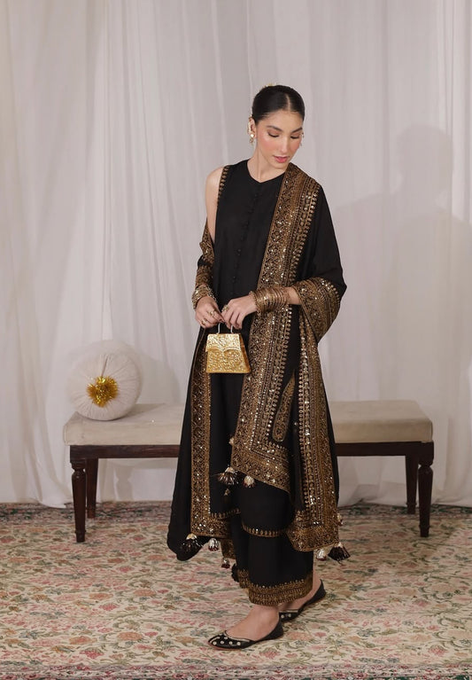 BLACK OUTFIT | DYOT