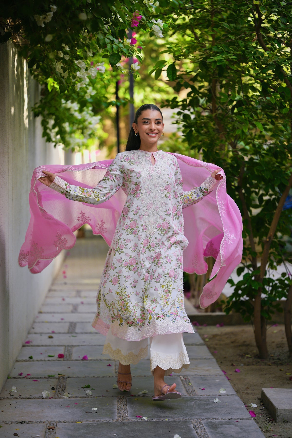 IVORY GARDEN LUXURY PRINTED EMBROIDERED LAWN SET (NEL-25621) | ZAIB