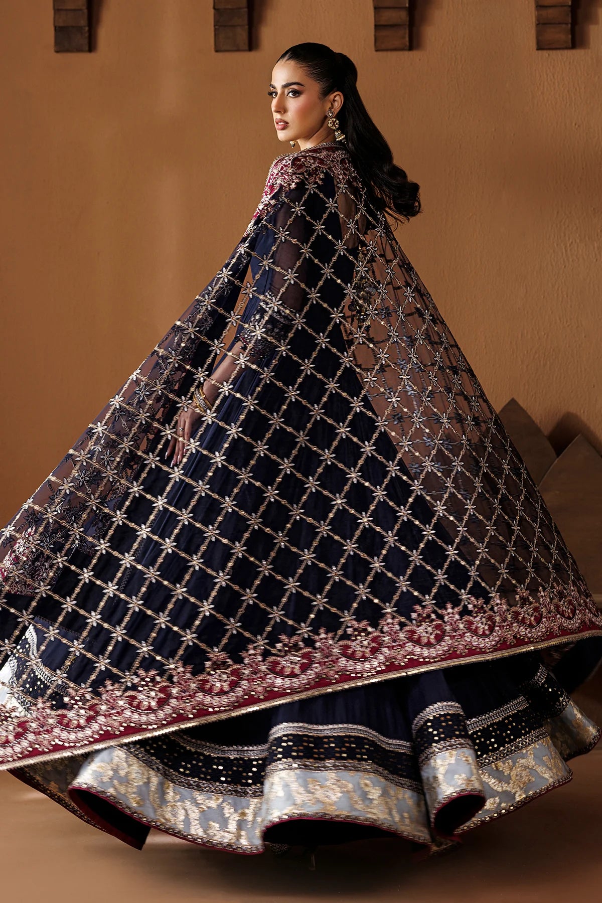 EFPR1283 | New In | Baroque