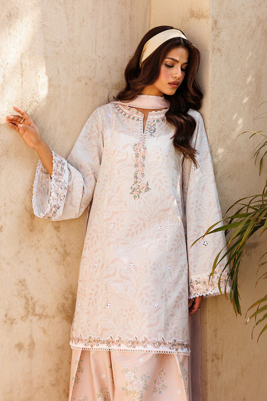 UE-670 Printed Lawn | Iznik