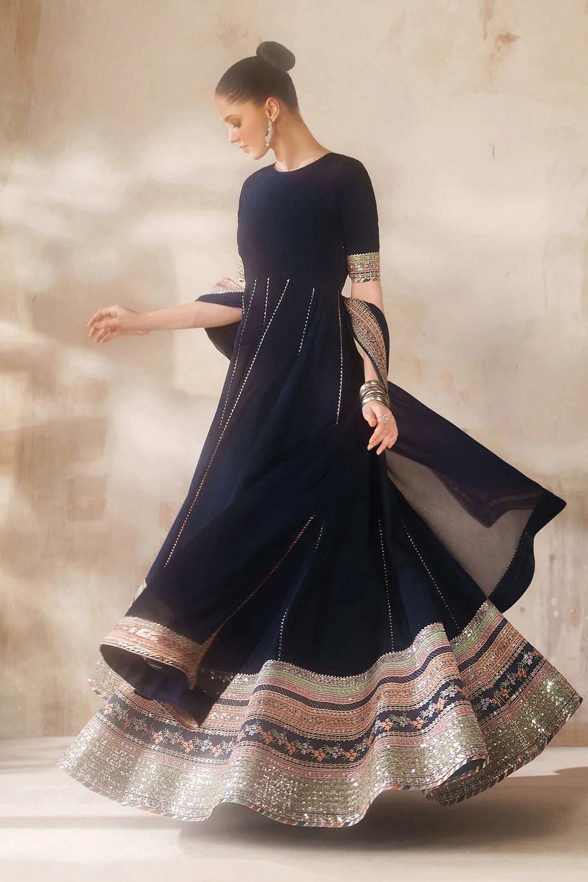 EFPR1209 | New In | Baroque